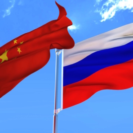 Российские и китайские боевые корабли провели учения и продолжают совместное патрулирование