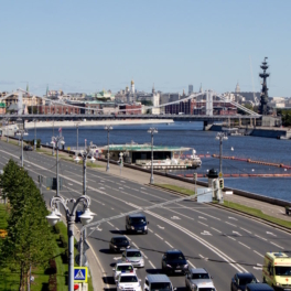 На нескольких центральных набережных Москвы временно закроют движение