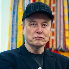 Tesla одобрила гигантскую премию Маску в миллиарды долларов США