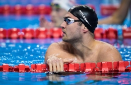 Пловец Колесников выиграл золото ЧМ по плаванию на 50-метровке на спине