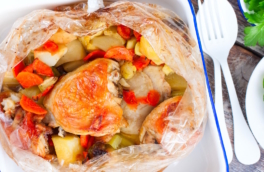 Курица с овощами в рукаве в духовке