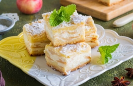 Манник с яблоками и творогом к чаю: простой рецепт на скорую руку