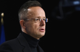ЕС и Украина хотят смены власти в Венгрии, заявил Сийярто