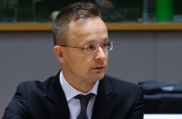 Атаки Украины на трубопровод "Дружба" противоречат интересам Венгрии, заявил Сийярто