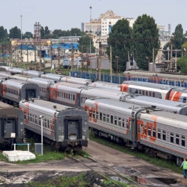После ночной атаки БПЛА в Ростовской области задерживаются 38 поездов
