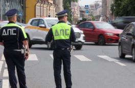 Информацию об ужесточении контроля за остановкой автомобилей опровергли в Госавтоинспекции