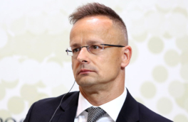 Сийярто сообщил о приостановке поставок российской нефти из-за Украины