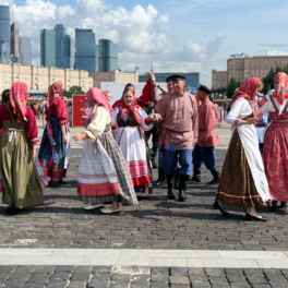 Москва окунулась в атмосферу русской культуры на фестивале "Русское поле"