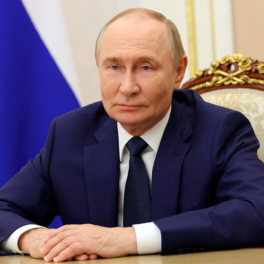 Москва является флагманом уверенного движения России вперёд: Путин поздравил москвичей с Днем города