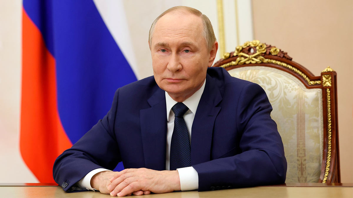 Путин поздравляет с Днем города