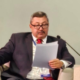 Главный редактор журнала "Профиль" Александр Белоновский провел сессию Дальневосточного энергетического форума