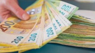 Курс евро на российском межбанковском рынке превысил 98 руб.