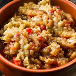 Кабачковая икра с яблоками, изюмом и курагой: необычный рецепт сладкой заготовки на зиму