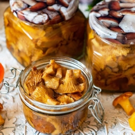 Маринованные лисички на зиму: простой рецепт с минимумом ингредиентов