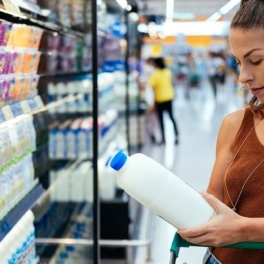 Продажи просроченной молочной продукции в России снизились в 122 раза благодаря маркировке