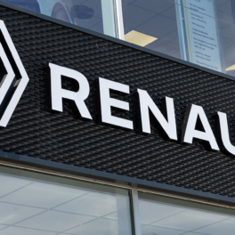 Роспатент отказал Renault в регистрации товарного знака Reno
