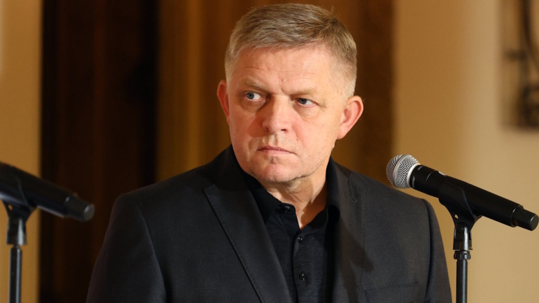 Фицо сообщил, что встретится с Путиным, а потом с Зеленским