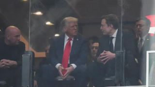 Трамп рассказал о встрече с Маском на панихиде по Кирку