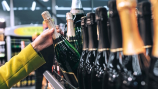 В России продажи игристого вина из Бразилии и Сербии выросли в сотни раз