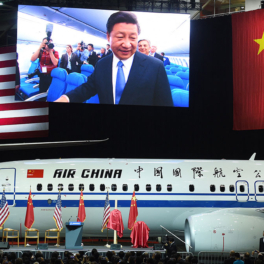 Как и зачем Трамп угрожает китайской авиации