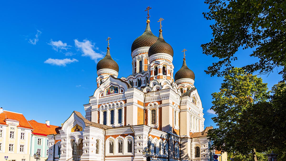 Несвятая троица: судьбу Эстонской православной церкви решат президент, парламент и суд