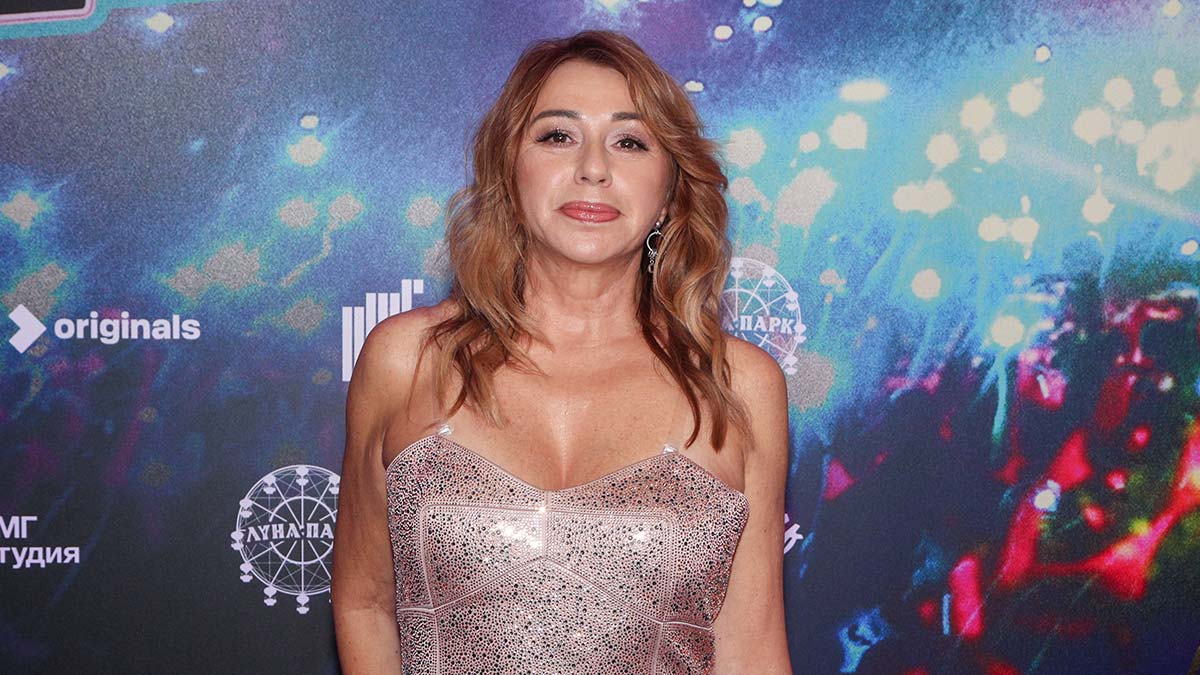 Певица Алена Апина