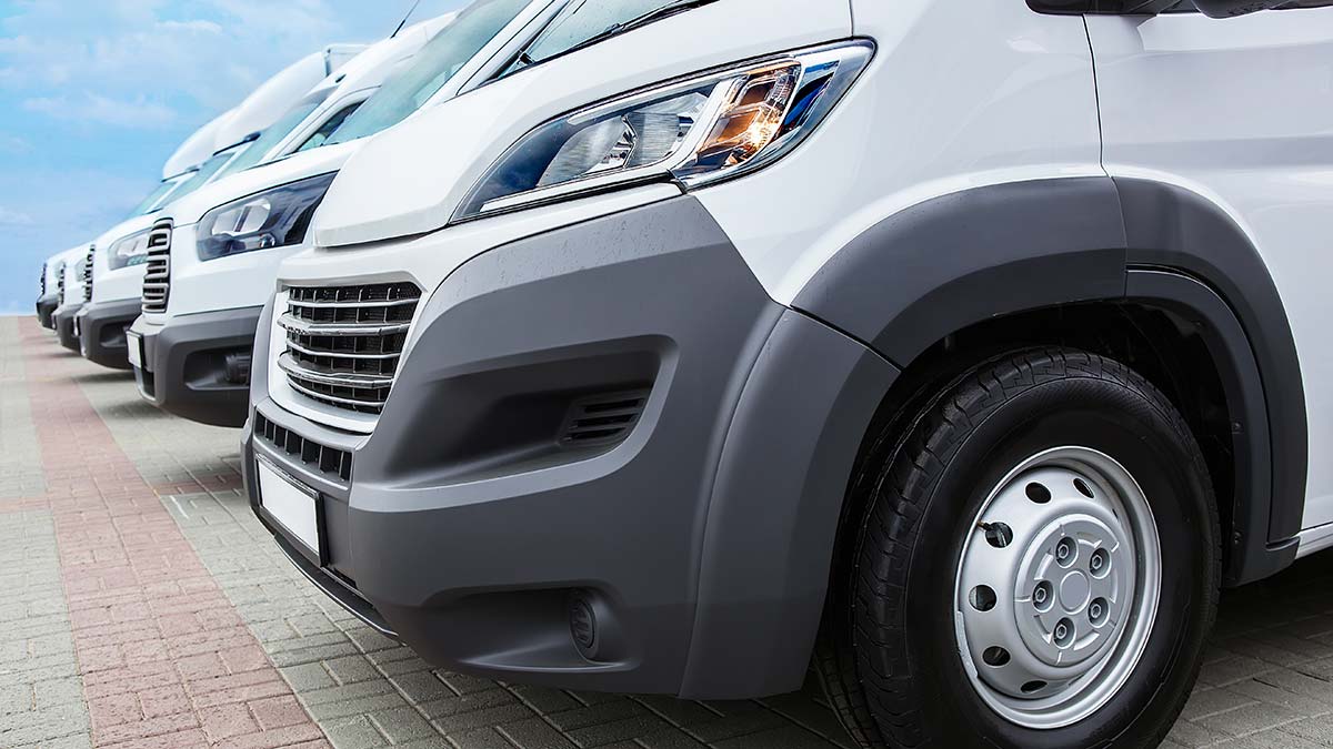 Продажи легких коммерческих автомобилей упали с начала года на 18%