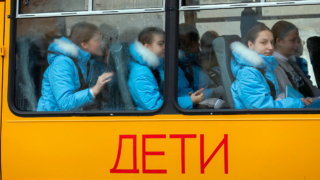 Минтранс хочет запретить судимым за насилие водить школьные автобусы