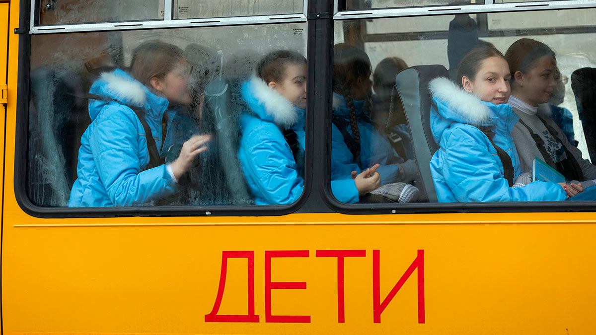 Лицам с судимостью по насильственным статьям хотят запретить перевозки детей