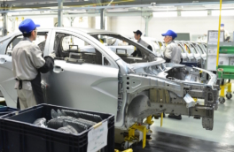 АвтоВАЗ будет работать четыре дня в неделю до конца 2025 года