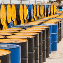 В Минэнерго США повысили прогнозы мировой добычи нефти и цен на нее