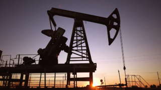 Цены на нефть превысили $85 за баррель впервые с июля 2024 года