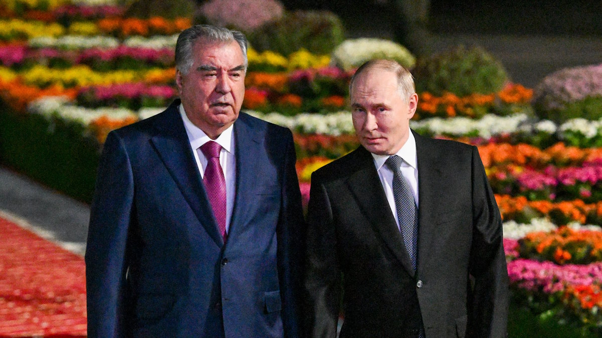 Президент Таджикистана Эмомали Рахмон и президент РФ Владимир Путин