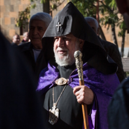 Пашинян заявил, что Католикос всех армян Гарегин Второй лишен сана