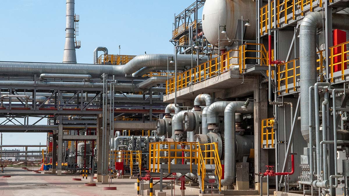 Оренбургский газоперерабатывающий завод приостановил прием сырого газа