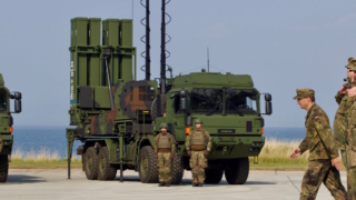 Германия поставит на Украину две системы ПВО IRIS-T, заявил Писториус