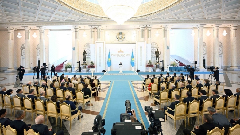 "Страна возможностей и прогресса": президент Казахстана поздравил граждан с Днем Республики