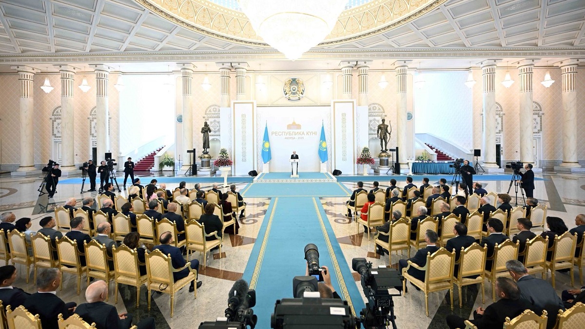 Президент Казахстана поздравил граждан с Днём Республики