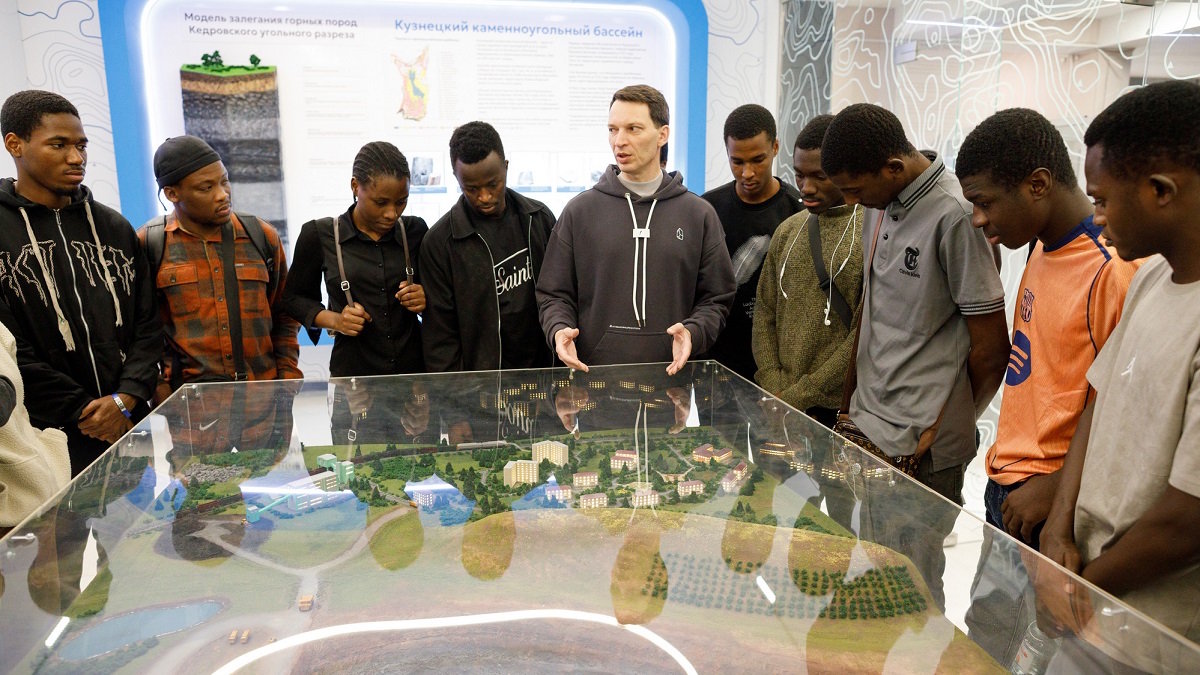 Гости из Африки посетили объекты УК "Кузбассразрезуголь"