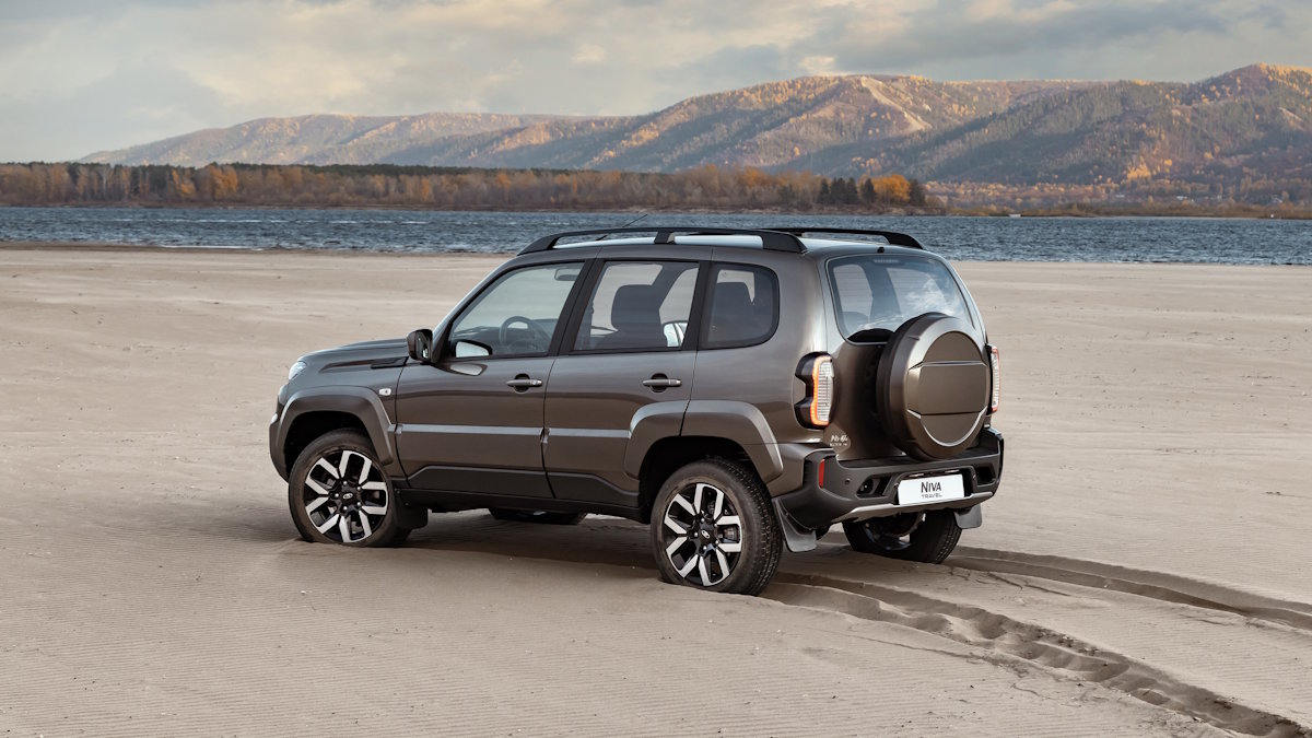 Lada Niva Travel