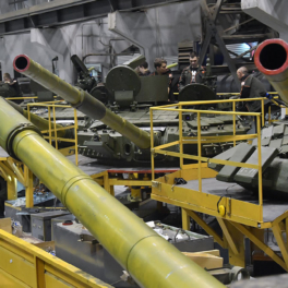Алиханов заявил о росте производительности в российском ОПК на 40% с 2022 года