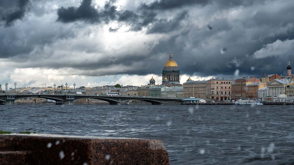 На Петербург надвигается штормовой ветер