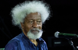 США лишили визы нобелевского лауреата – писателя из Нигерии, сравнившего Трампа с Иди Амином