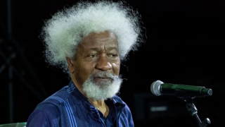 США лишили визы нобелевского лауреата-писателя из Нигерии, сравнившего Трампа с Иди Амином