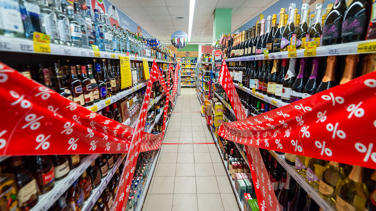 На Алтае планируют запретить продажу алкоголя в выходные и праздничные дни
