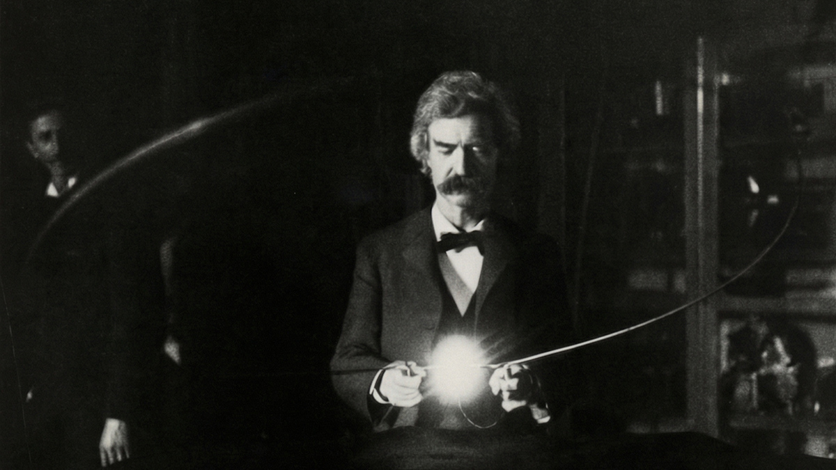 Марк Твен в лаборатории с трансформатором Теслы