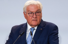 Вагенкнехт назвала слова Штайнмайера о запрете партий "политической глупостью"