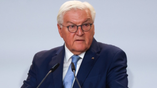 Вагенкнехт назвала слова Штайнмайера о запрете партий "политической глупостью"