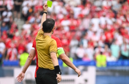 В Турции прокуратура выдала ордера на арест 17 футбольных арбитров за ставки на матчи