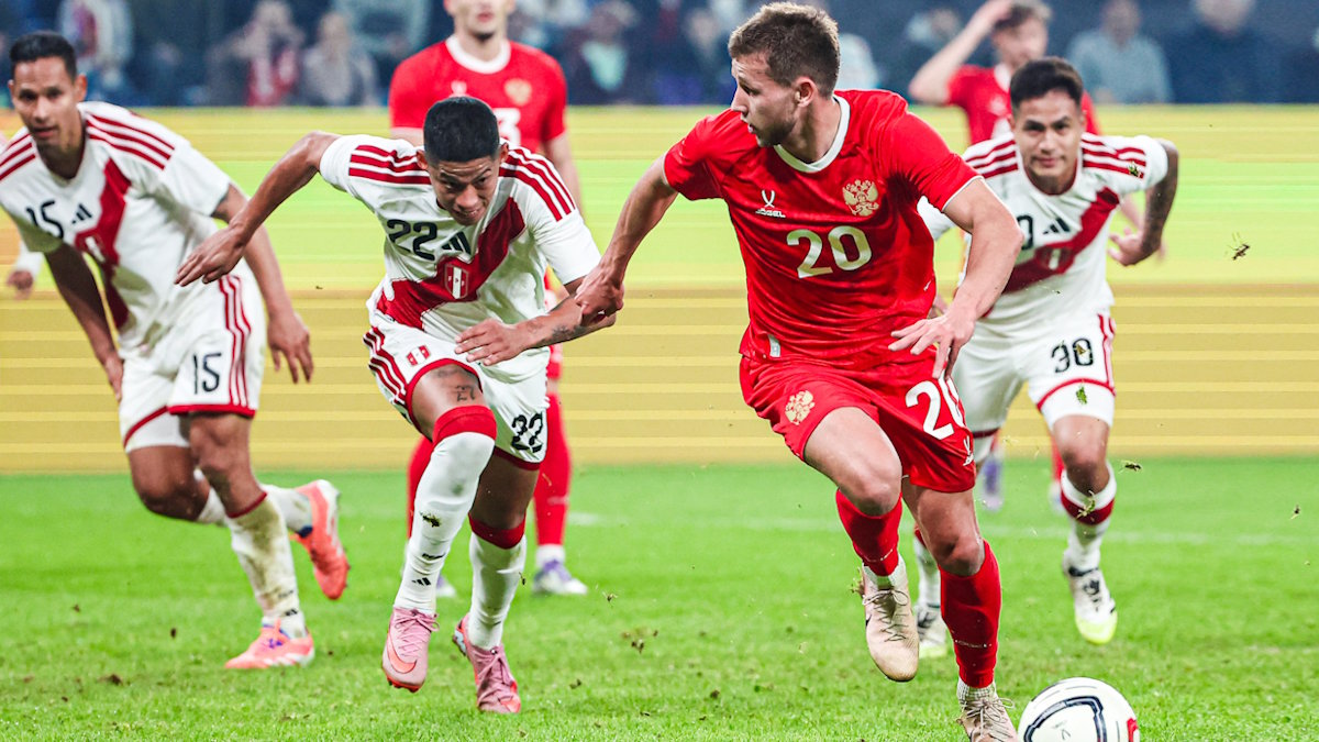 Товарищеский матч по футболу: Россия - Перу